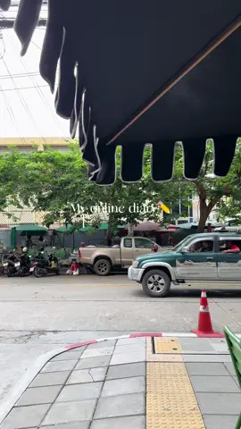 🍞’s online diary - BKK Trip Day 5🇹🇭 feel so lucky because I bought 3 ice lolly at gmm and get 2 postcards✨ also, it’s a must to buy a new luggage bag on the last day of BKK trip😌