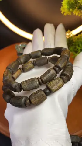 Chiếc vòng tay trầm hương kì hải nam chất tâm kì dầu chìm nước siêu vip cho các anh em #tramhuong #kihainam #vongtaytramhuong #vongtay #fyp #xuhuong 