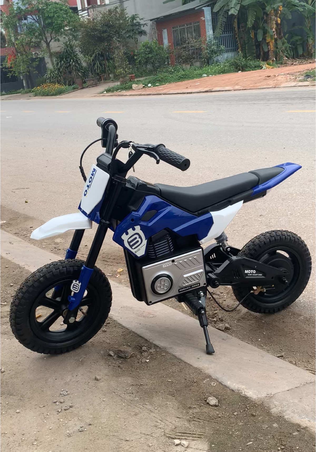 Moto cào cào cho bé có chìa khóa và tay ga , bình 24v tải trọng 100kg #xuhuong #xuhuongtiktok #moto #caocao #xechobe 