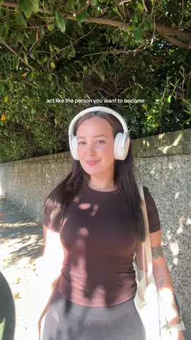 Becoming the version of me I used to dream about ✨🤍 #becomeher #wellnessjourney #softlife #healingera #intentionalliving #softgirl #romanticizeyourlife #mindfulmorning #selfgrowth #yogagirl #melrobbins 