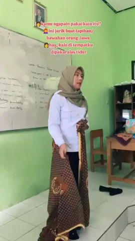 adakah di tempat kalian kearifan lokal yg masih dipakai..?  #jawa #wanitajawa #busanajawa #jawapride #smk #gurumuda #guru #pacitan #basajawa #masukberandafyp #fyp #foryoupage #4u #gurubasajawa #bugaluh #bugalz 