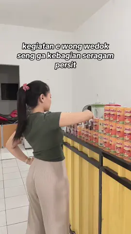 mohon izin ibu😭🙏🏻, tapi banyak langganan ibu2 persit disini😂🤪