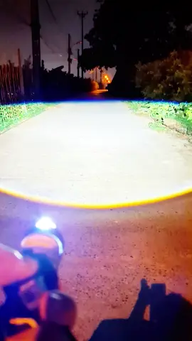 Đèn Pha led V50 bi cầu mini công suất 60W - Kính tím, nhiệt màu 5200k, đường cắt cos thẳng, có trợ pha mắt ếch mạnh.