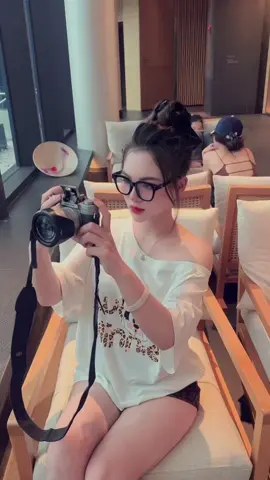 Nếu bạn không thể thay đổi một người nao đó. Thì bạn đổi người khác dùm mình:)))😉