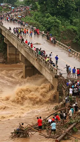 Moment the Bridge Almost Swept Away by Heavy Floods!!!