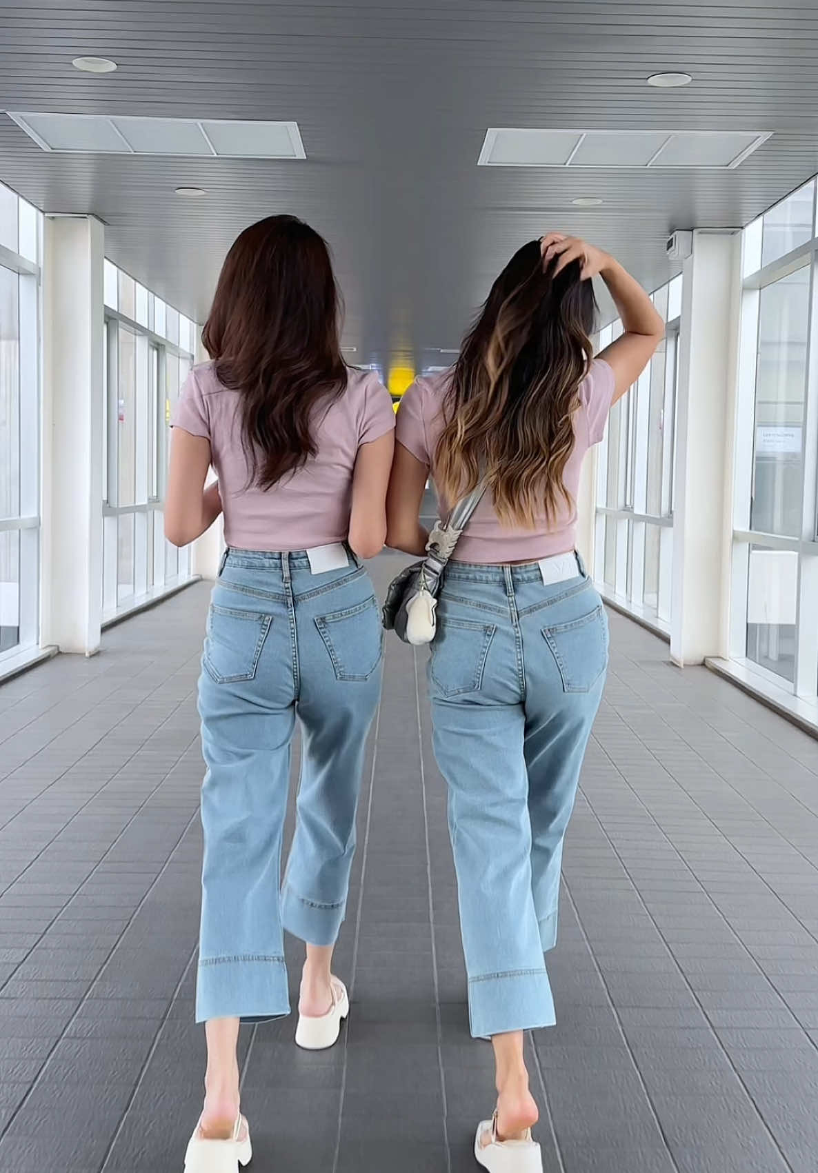 ยีนส์ผ้ายืดที่หลายคนตามหา 😍💕 กระบอกกลางขาเบิ้ล #ยีนส์ #กางเกงยีนส์ #EVEJEANS #ยีนส์ป้ายอีฟ #ยีนส์byอีฟ 