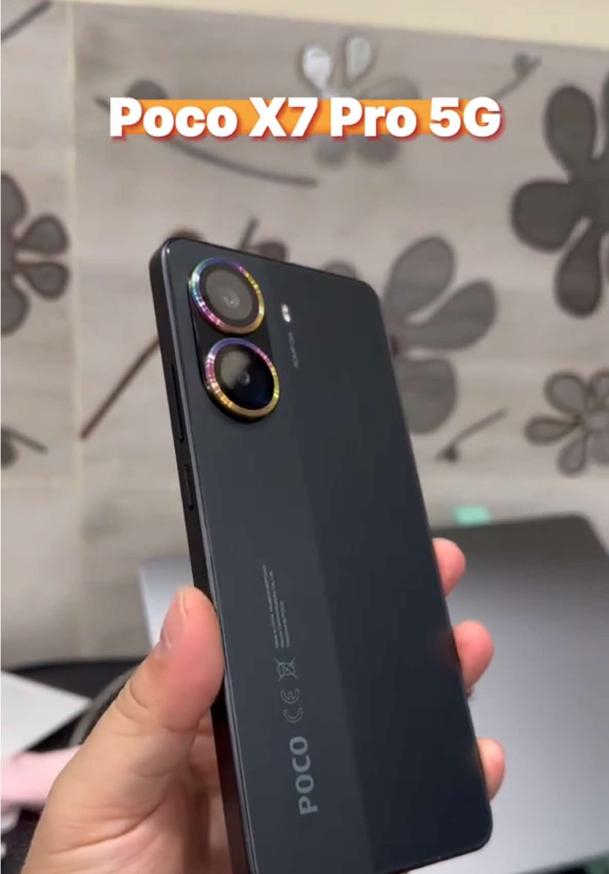 Poco X7 Pro 5G màu đen bóng, khách vừa mới mua máy ghé qua shop lên lưng PPF nhám, lens camera titan, cường lực GOR trong ko viền đen, anh khách khen đẹp quá trời quá đất luôn #pocox7pro5g
