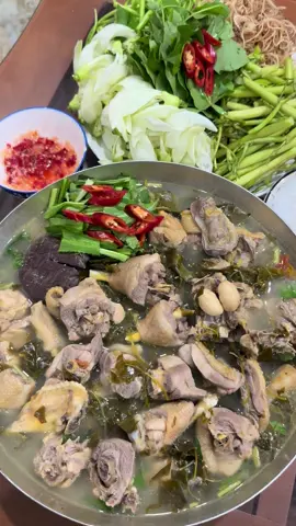 Gà nấu lá giang mời cả nhà làm miếng 