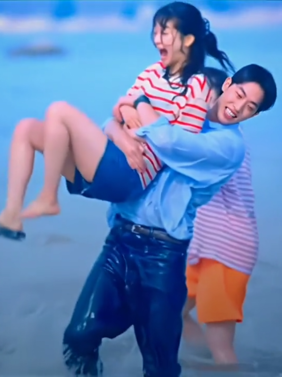 bawa happy aja 🤭 #twentyfivetwentyone #namjoohyuk #kimtaeri #baekyijin #naheedo #kdrama #cloversq