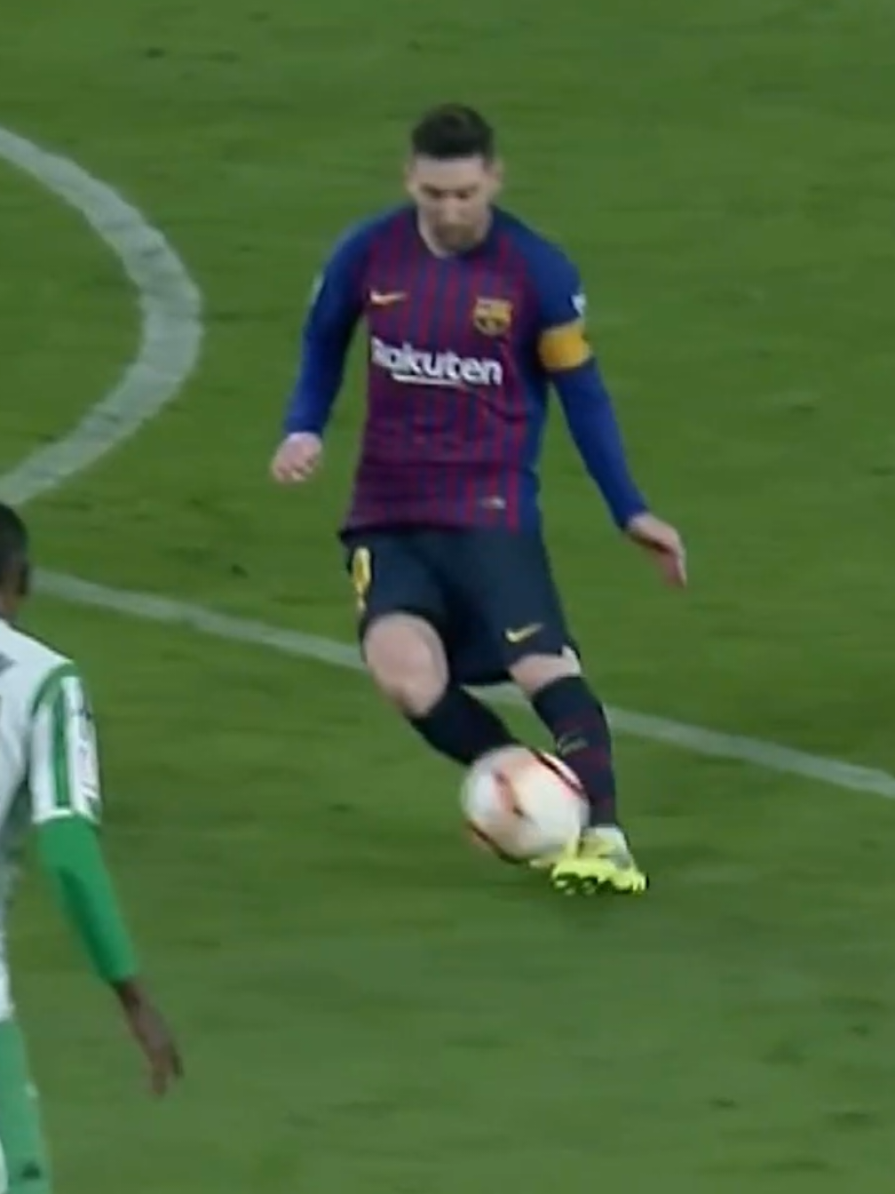 غير عادي !! 🥶 #ميسي #برشلونة #اسطوري #هدف_عالمي 