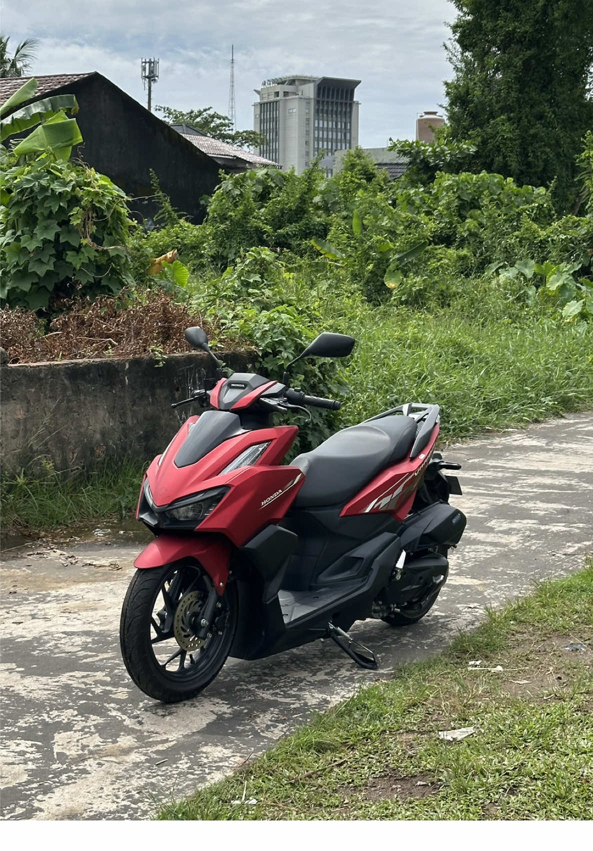 kek gini udah masuk jogja style gak? muehehehe #capcut #variomerah #v160 #vario160modifikasi #k2s #fyp #vddo15 