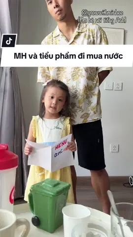 Đi mua nước bỗng gặp cô bán nước tuy trẻ nhưng bàn tay lại ko trẻ 🥲 Không sao hết vì đã có...  #SunlightThienNhien #SachAnToan #RhamnoClean #growwithminhee #MinHee #embénóitiếngAnh #vtmgr  Sản phẩm được tài trợ bởi Unilever