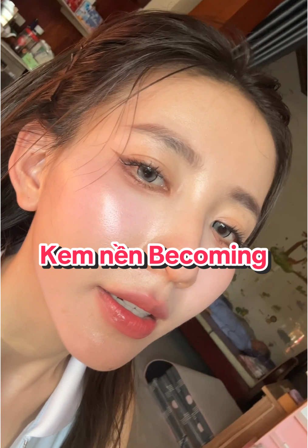 Nó mỏng nhẹ thật mọi người ạ. Hợp da ít khuyết điểm và ko quá nhiều dầu nha. Chống nước hay mồ hôi e chỉ đánh giá trên hệ quy chiếu cho da khô hay thường thui vì đa phần có gốc oil nhiều nhưng bạn này ổn áp! #maitrinh #kemnen #kemnenbinhdan  #BECOMINGVietnam  #BetterMeChallenge  