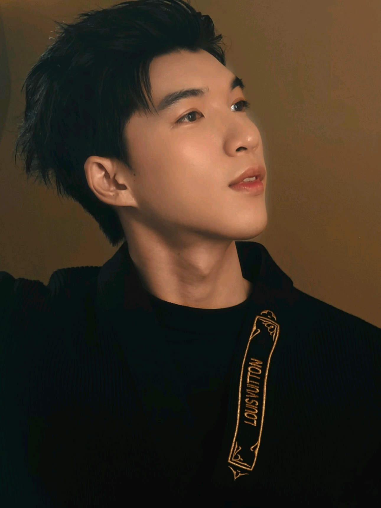 be more intimate 🌟 #hieuthuhai #louisvuitton #savoirrevervietnam 