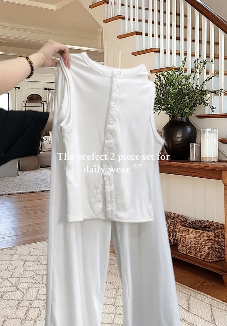 #fashion #fyp #foryou #OOTD #tiktokmademebuyit #womenclothing #fashionoutfit #spotlightfinds #springfashion #springoutfit #TikTokShop #tiktokshopmothersday #tiktokshoprestock #tiktokshopmemorialday 