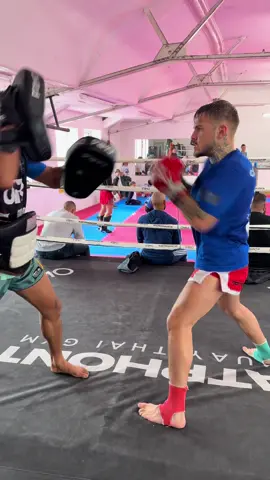 Padswork #kiatphontip #gym #leeds #fighter #muaythai #fighting #muaythaiedit #thaiboxing 