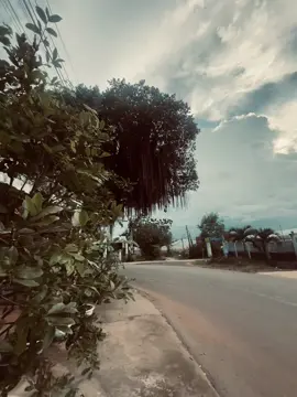 生活并不总是美好的，“要想看到彩虹，就得接受风雨……！”Cuộc đời không phải lúc nào cũng đẹp,