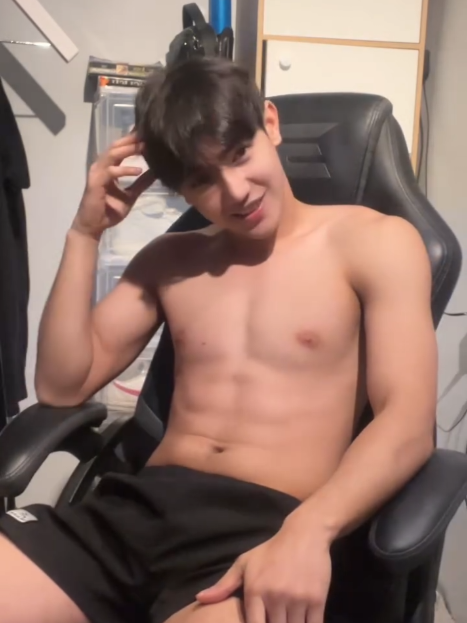 Will you be my forever? 🤭 #cuteguy #cuteboy #abs 