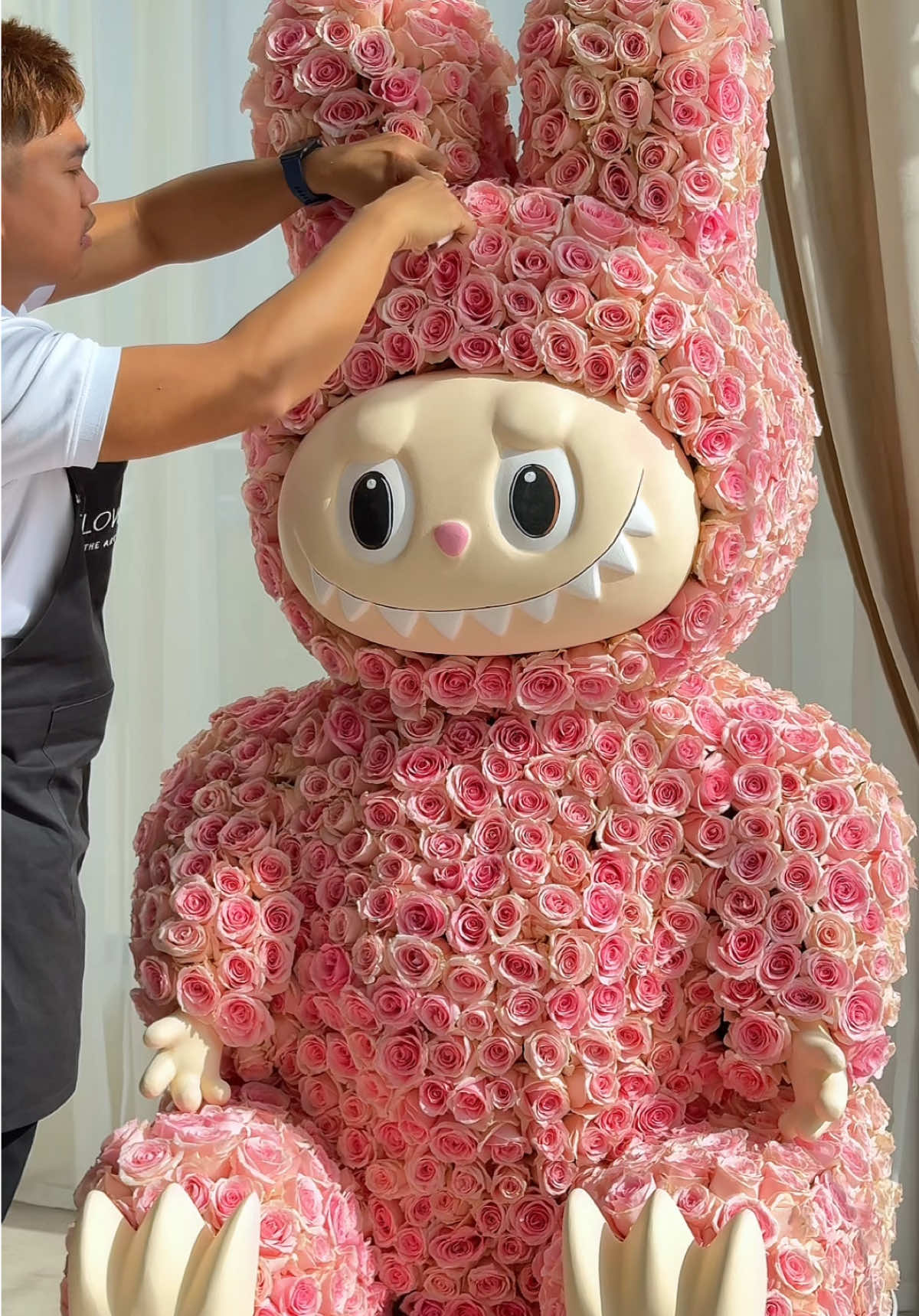 Labubu 😍 but make it floral 🌸  #flowersae #dubaiflowers #dubaiflowershop #labubu 
