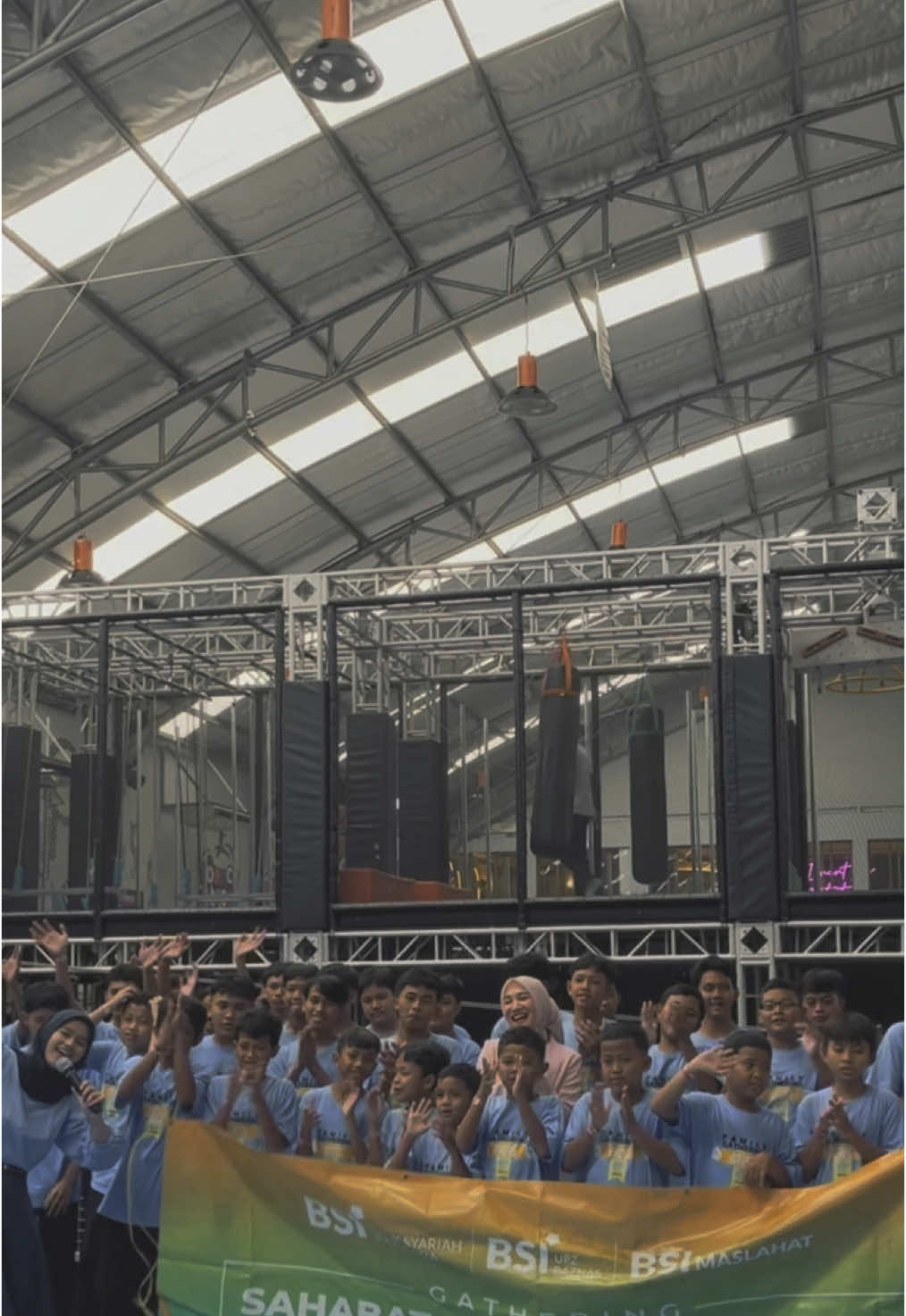 happy day ✨🍃🫶🏻 #gathering #familygathering #bsi #lifewithbsi #bsimaslahat #kelapagading #bouncestreetasia #trampoline #game #fyp #fyppppppppppppppppppppppp #fypシ゚ 