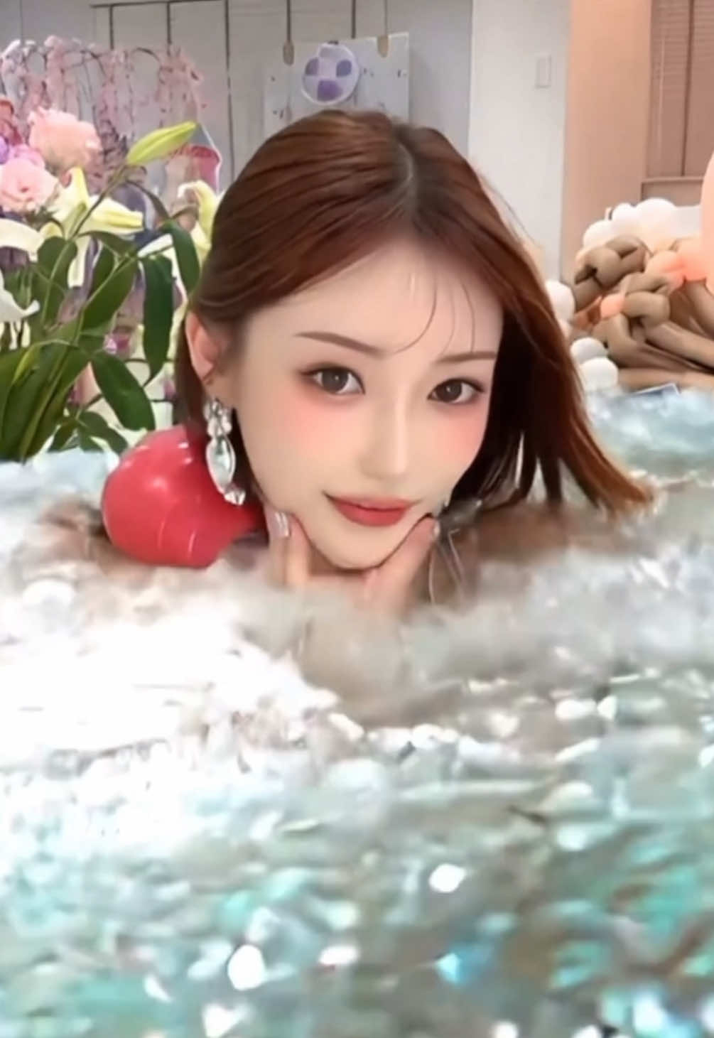 今の時代、地上でも水中でも美を保たないといけない #人魚