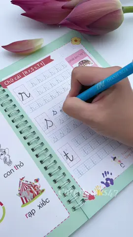 Trả lời @user6132684845623  Ba mẹ tham khảo cho con ở giỏ hàng góc trái video ạ! Để con luyện viết, tự tin bước vào lớp 1 ạ #carotbooks #xuhuongtiktok #sachhaychobe #3quyenluyenviet #combo3quyenluyenvietthanky 