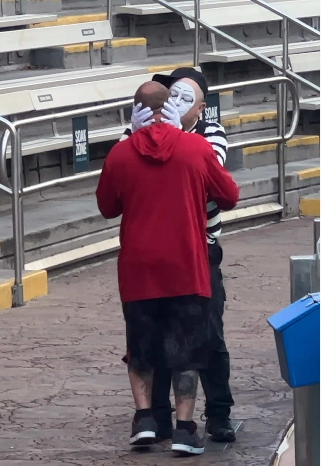 Hilarious Tom the Mime compilation 🤣😂 #seaworldmime #tomthemime #seaworldorlando #funny #seaworld #comedy #funnyvideos #funnyshorts #fun #mime 