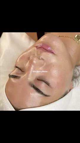 🥗🧖‍♀️🤸🧘🏼‍♀️🥝 #foryoupage #pilates #gym #rich #pilate #stretch #workout #foryou #rich #cleangirl #fyp #blowup #viral 