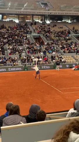 One handed-backhand from Lorenzo Musetti #lorenzomusetti #musetti #tennis #RolandGarros #sideview #paris #clay #italy #nike #niketennis #head #practise #forehand #backhand #tennistv #court #fyp #pourtoi #foryoupages #tennis #tennistiktok #tennisplayer #tennislife #tennisfans #tennistv #tennistips #tenniscoach #tennistraining #tenismundial #tenis #foryou #foryoupage #fypシ #viral #sportsedit #SportsTikTok #tennisedit #highlightreel #slowmotiontennis