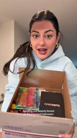 These were SO hard to tape shut bc they’re so full - can’t wait for the girlies to get them 🥰 #beauty #pr #giveaways #gifting s/o @Monica Ravichandran ✨ for this idea!! 