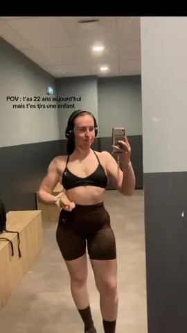 j’étais obligée d’essayer une fois 😔 #salle #basicfit #muscu #sport #manosque #22ans #toboggan 