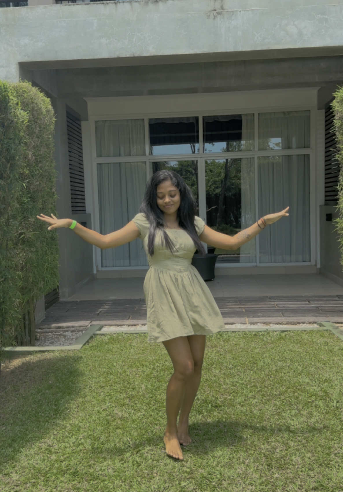 පොඩ්ඩක් වරදිනවා😁  #fypシ゚viral #kavisha🐽 #fypage #song #trend #dance #srilanka #fyp 