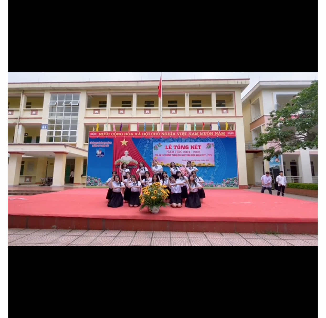 đón ánh mặt trờii☀️☀️#xh #clbmuatls #fyp #múa #muatongket #donanhmattroi 