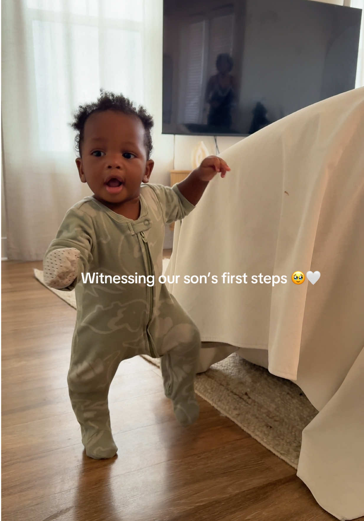 BRB Going to go cry cause I can’t believe how fast our babies are growing right in front of our eyes! 🥹🥹🤍 #family #firststeps👣 #Love 