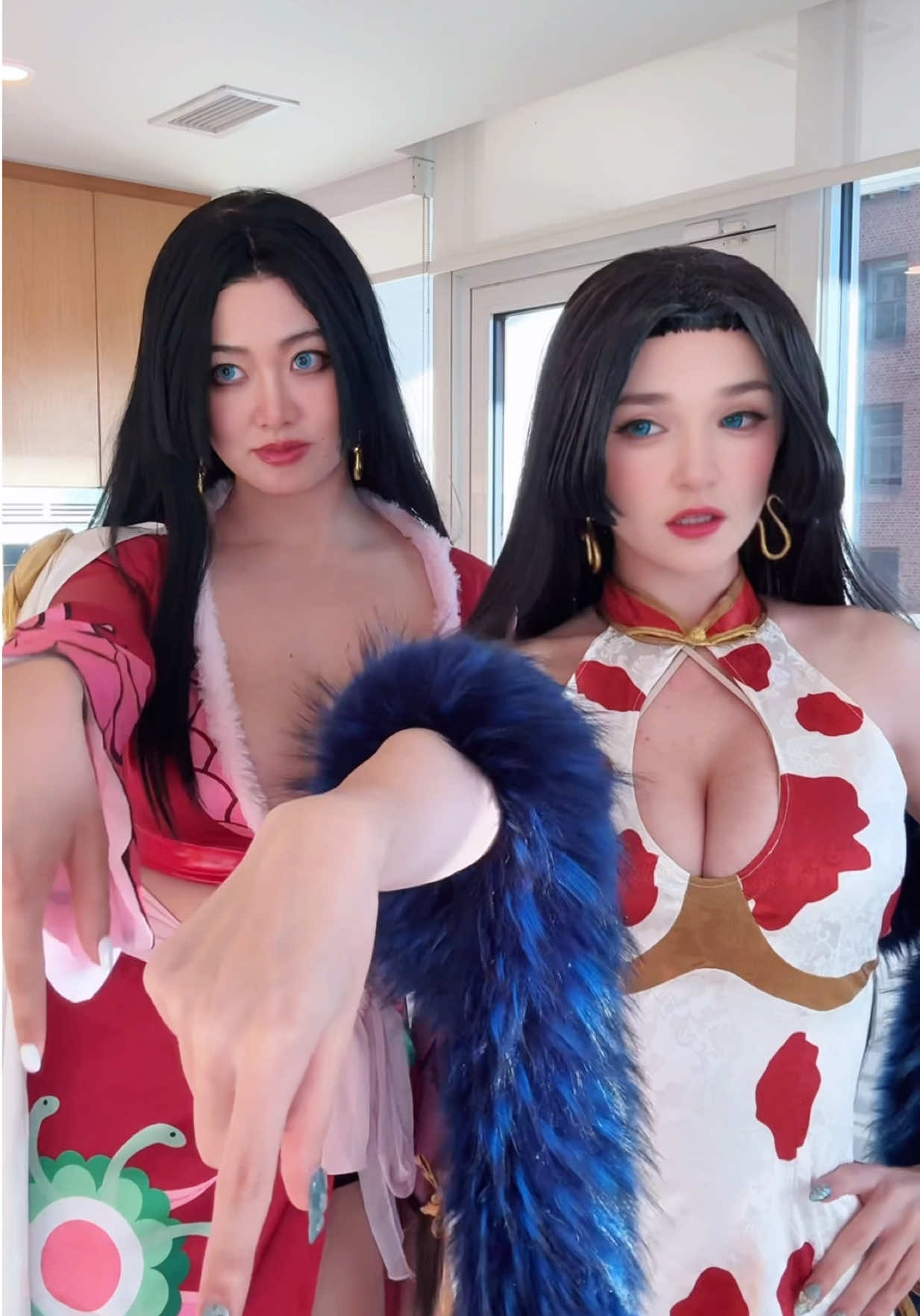 Double Boa hits different😂✋🏻🔥He wasn’t ready💀 @Amy @min #onepiece #boa #anime #anitok #fyp #cosplay 