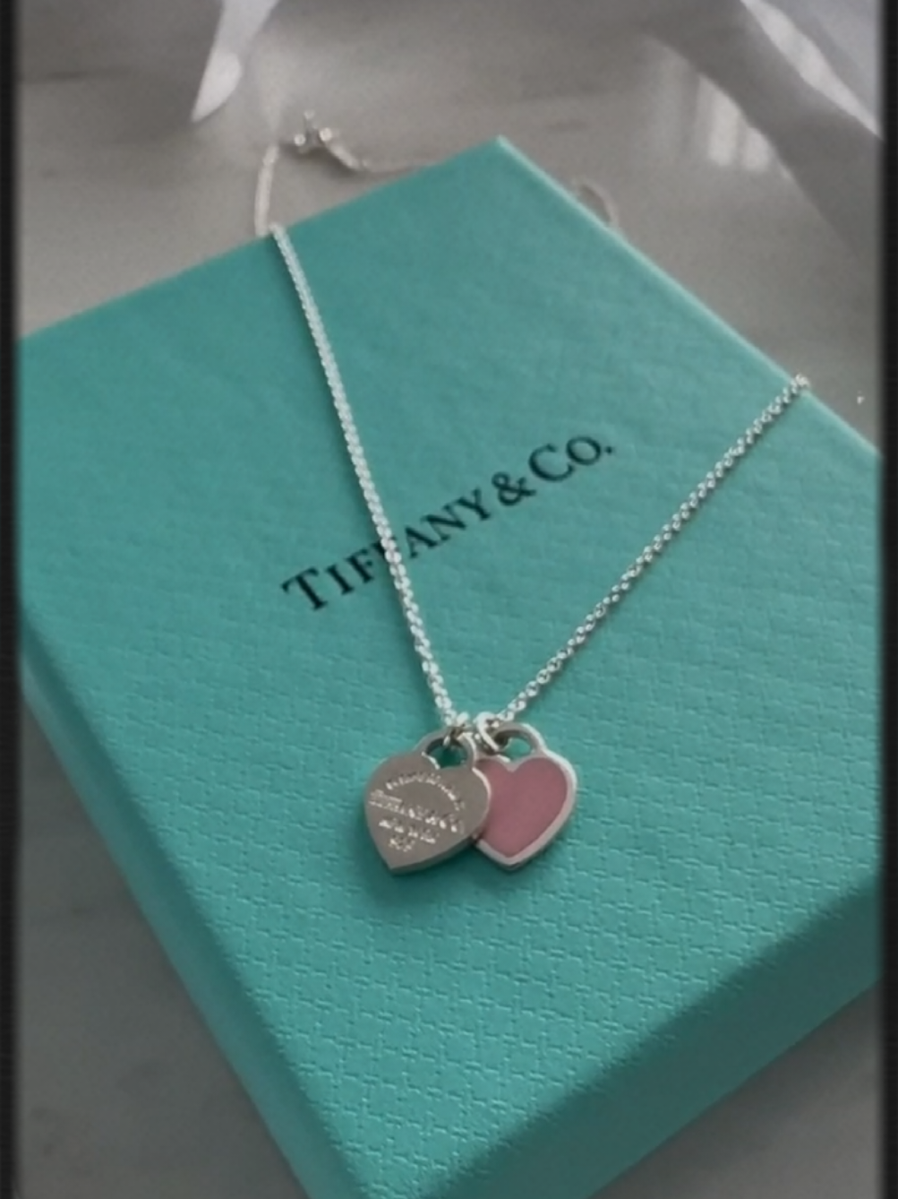 Aquele presente para nunca mais esquecer: Colar duplo coração Tiffany! 😍  O ID está aqui 👉: BFP-QFG-MZE #dicasdepresentes #presentes #tiffany #datascomemorativas #diadosnamorados 