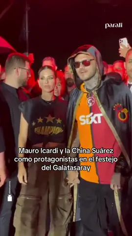 Fiesta en Estambul 🥳 🎉 Mauro Icardi fue el protagonista en el festejo del club Galatasaray por el título de la guía de Turquía que ganó hace unos días acompañado de la China Suárez y sus hijos.  #MauroIcardi #ChinaSuarez #Galatasaray #Estambul #hijoschinasuarez #futbol #wandanara