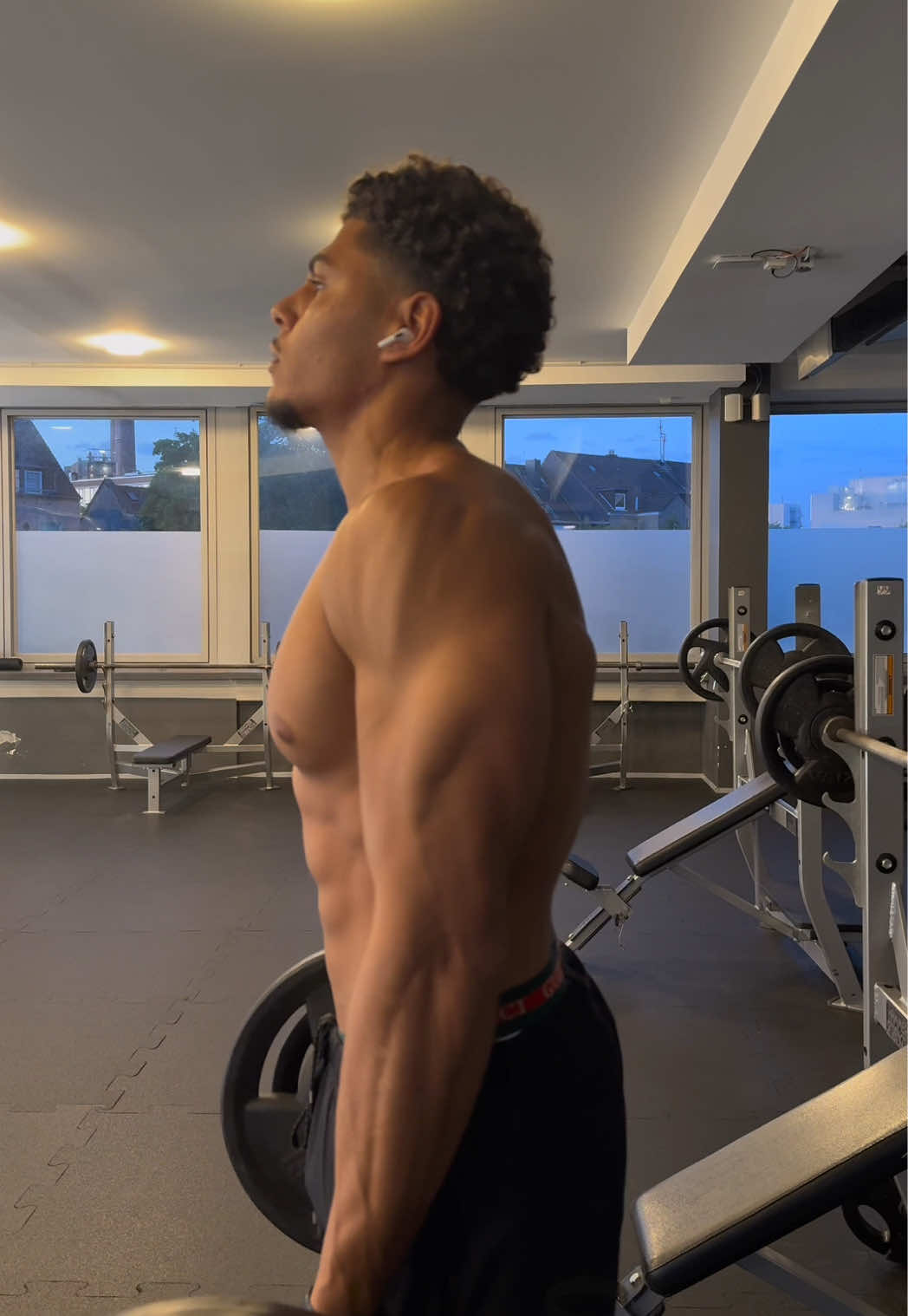 Mehr brauchst du nicht.                    #gym #GymTok #Fitness #fitnessmotivation #training #fyppp #biceps 