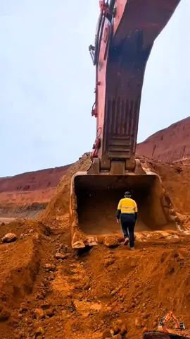 Siêu lớn #excavator #heavyequiment #machine #operator_excavator #truck #big 