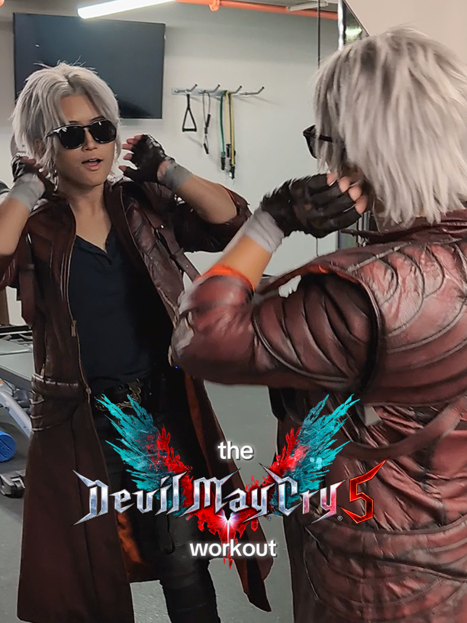 Replying to @jonny.nts legends say he's still in the gym till this day 😎 #dmc #dmc5 #vergil #dante #cosplay #animenorth #devilmaycry #devilmaycry5 #vergilcosplay #dantecosplay #dmccosplay #animenorth2025 #workout #gym #lifting #arms @lelegacycrafting 