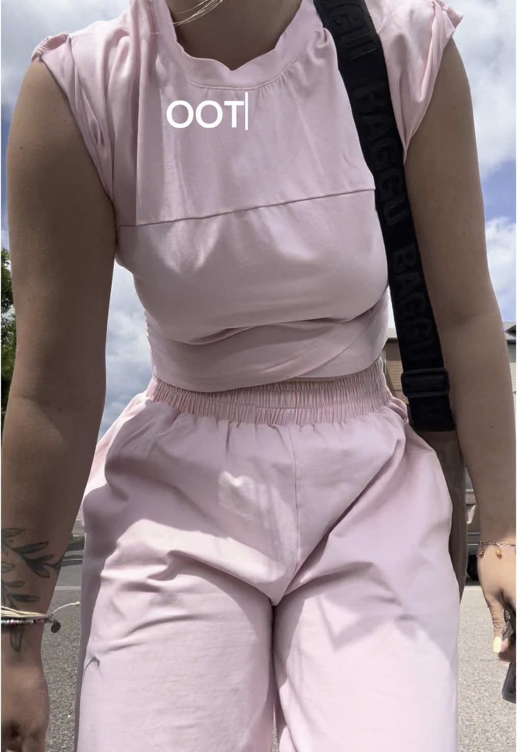 OOTD from the other day 🫶🏻🎀 #fyp #foryoupage #OOTD #ootdinspo #ootdideas #outfits #outfitcheck #freepeopledupe #baggu #pinkaesthetic 