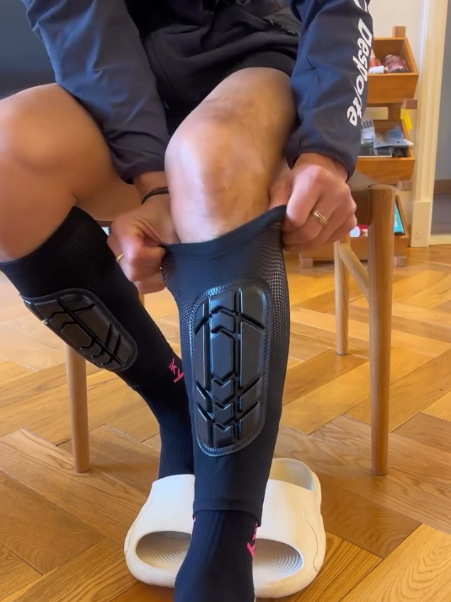 Estas canilleras te brindan una mejor comodidad, seguridad y mejora tu rendimiento. #canilleras  #futbol⚽️ 