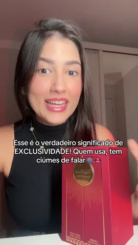 ✨ Esse não é só um perfume… é a sua nova assinatura! 🌹 Sakeena – Lattafa é doce, misterioso e viciante. Notas de maracujá, framboesa e sal marinho criam um contraste hipnotizante entre o frescor e a sensualidade. A base de pralinê, toffee e baunilha envolve a pele como um véu quente que deixa rastro… 🌙 Ideal pra noites marcantes, encontros intensos e pra quem não tem medo de ser lembrada. 💳 Parcele em até 4x sem juros 💸 10% OFF no Pix 🛍️ Garanta o seu no site: Perfumesecomigo.com.br #sakeena #perfumaria #perfumearabe #postviral #fy #reelsviral 