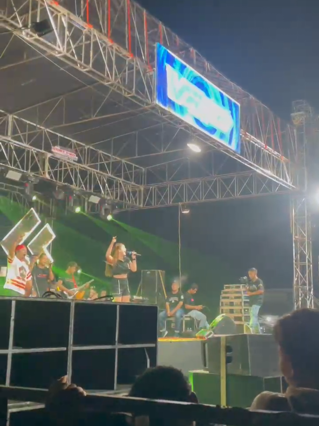 tangan kanan di atas💃@seprilsaharaid#seprilsahara #lagusexi #lalunamusicentertaiment #lalunamusic #ojingjepara #ojingtogether #infoorkespati #pawangjati 