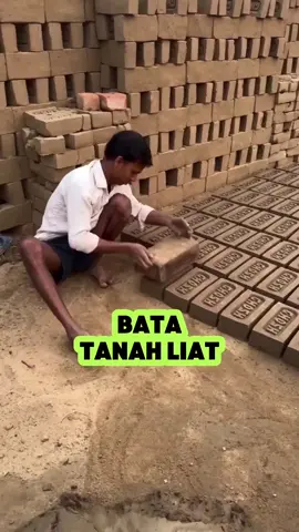 Teknologi canggih di mana-mana, tapi batu bata masih gitu-gitu aja? Ternyata ini alasannya! Sederhana tapi luar biasa... #batubata #bangunanunik #edukasikonstruksi #faktabangunan #indonesiapintar 