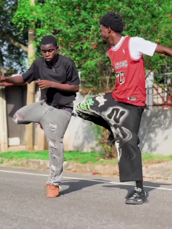 This unlimited dance came your way🔥🔥enjoy🤗 W/Dc:@•||•TRØLLÁ•||•🦅  #khontrolla #foryoupage #fyp #dancer #ghanatiktok🇬🇭 