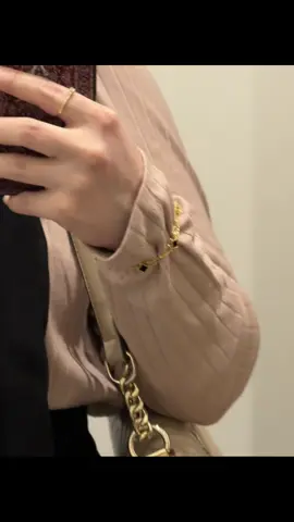 I love the way live photos work🌼 #fyp #viral #hijabstyle #explore #hijabi #فوريو #اكسبلور #quran #livephoto 