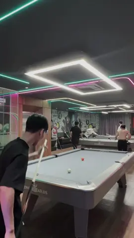 fan Tkon là phải biết đánh 2 tay =)) #tkon_nguyen #billiards #fyp 