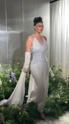 جمال هالقطعه وحيل تحلي الجسم 🤍💎#hautecouture #delcollection #اكسبلورexplore #فساتين_سهرة #الشعب_الصيني_ماله_حل😂😂 #فساتين_فخمة #فساتين_مناسبات #longervideos #فساتين_ناعمه #اكسبلورر 