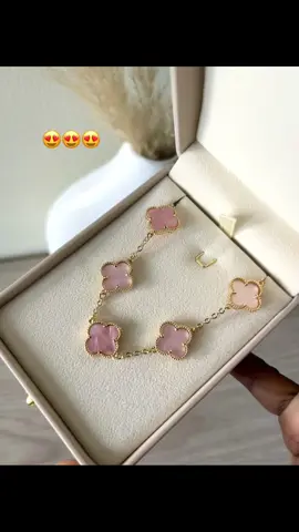 Van cleef rosa 🩷🛍️✨ #vancleef #pulserarosada #pulaeras #pulseradetreboles #pulserasrosadas #pulseritas #tiendadeaccesorios #cali 